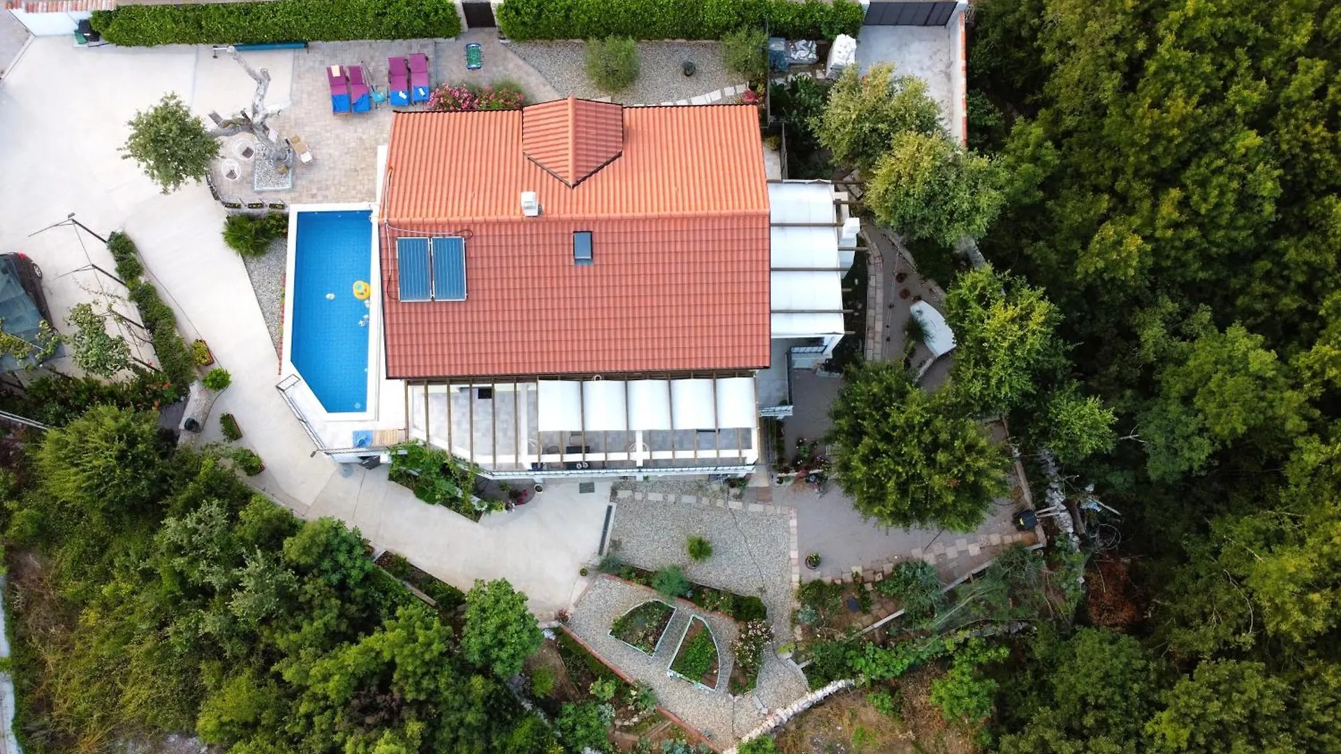 Holiday House Villa Jozi contacts